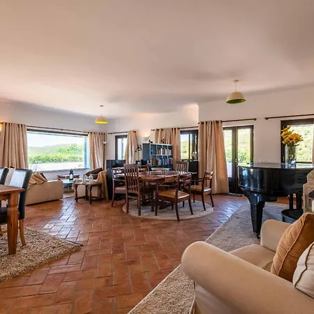 Villa Eiras Altas By Portucasa Corte Vidreiro