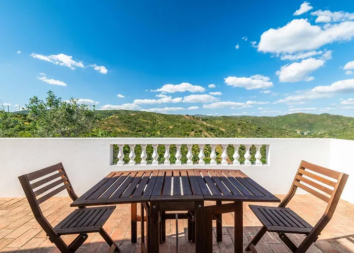 Villa Eiras Altas By Portucasa Corte Vidreiro